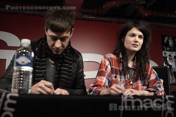 THE KILLS - 2008-03-18 - PARIS - FNAC Montparnasse - Alison Nicole Mosshart - James William Hince